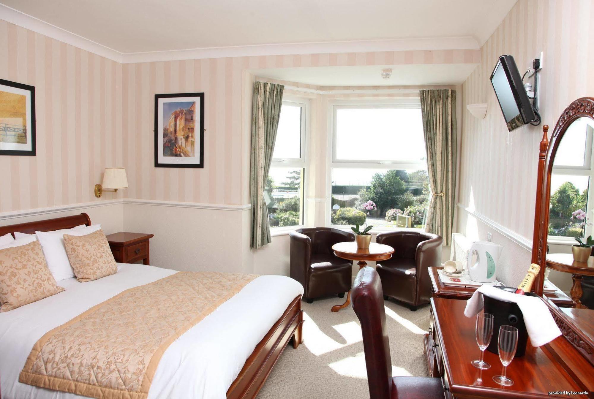 Cliff Head Hotel Carlyon Bay Quarto foto